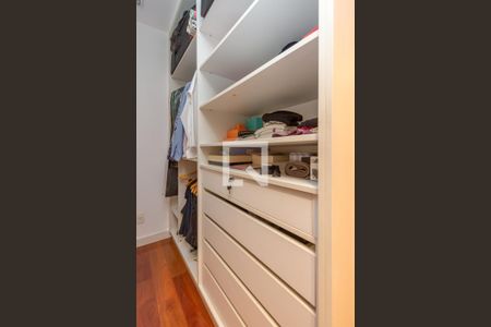 Apartamento à venda com 167m², 3 quartos e 3 vagas Apartamento à venda com 167m², 3 quartos e 3 vagasCloset da Suíte 1