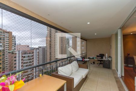 Apartamento à venda com 167m², 3 quartos e 3 vagas Apartamento à venda com 167m², 3 quartos e 3 vagasVaranda da Sala