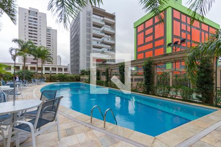 Apartamento à venda com 167m², 3 quartos e 3 vagas Apartamento à venda com 167m², 3 quartos e 3 vagasPiscina