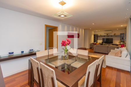 Apartamento à venda com 167m², 3 quartos e 3 vagas Apartamento à venda com 167m², 3 quartos e 3 vagasSala