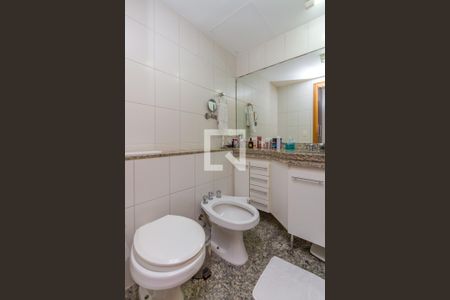 Apartamento à venda com 167m², 3 quartos e 3 vagas Apartamento à venda com 167m², 3 quartos e 3 vagasBanheiro da Suíte 1