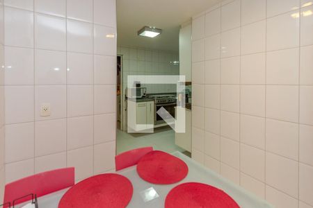 Apartamento à venda com 167m², 3 quartos e 3 vagas Apartamento à venda com 167m², 3 quartos e 3 vagasCopa