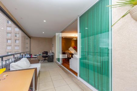 Apartamento à venda com 167m², 3 quartos e 3 vagas Apartamento à venda com 167m², 3 quartos e 3 vagasVaranda da Sala