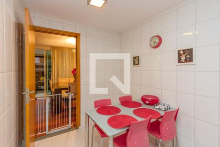 Apartamento à venda com 167m², 3 quartos e 3 vagas Apartamento à venda com 167m², 3 quartos e 3 vagasCopa