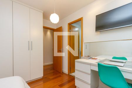 Apartamento à venda com 167m², 3 quartos e 3 vagas Apartamento à venda com 167m², 3 quartos e 3 vagasSuíte 3