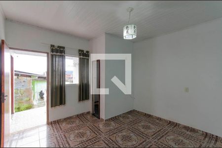 Sala de casa para alugar com 2 quartos, 42m² em Jardim Veronia, São Paulo