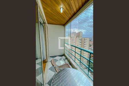 Apartamento à venda com 70m², 2 quartos e 1 vaga Apartamento à venda com 70m², 2 quartos e 1 vagaVaranda