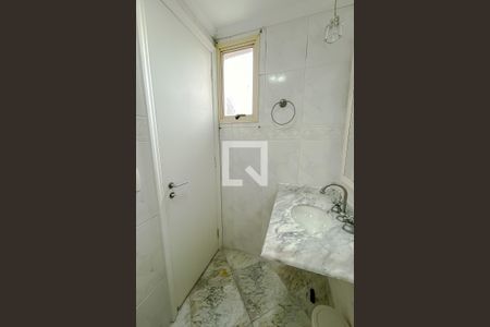 Apartamento à venda com 70m², 2 quartos e 1 vaga Apartamento à venda com 70m², 2 quartos e 1 vagaBanheiro da Suite