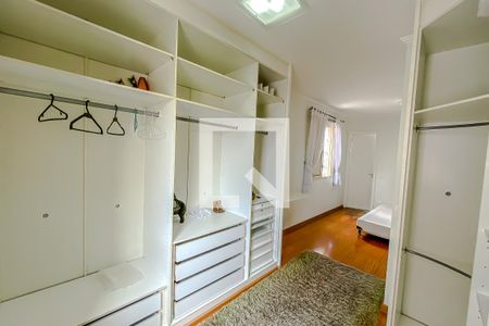 Apartamento à venda com 70m², 2 quartos e 1 vaga Apartamento à venda com 70m², 2 quartos e 1 vagaCloset da Suite