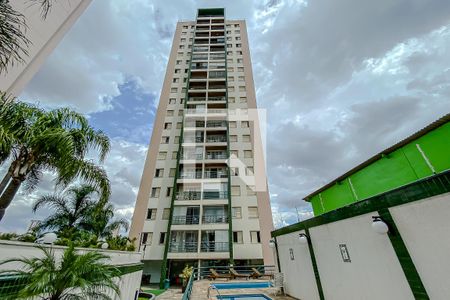 Apartamento à venda com 70m², 2 quartos e 1 vaga Apartamento à venda com 70m², 2 quartos e 1 vagaFachada