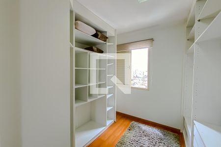 Apartamento à venda com 70m², 2 quartos e 1 vaga Apartamento à venda com 70m², 2 quartos e 1 vagaCloset da Suite