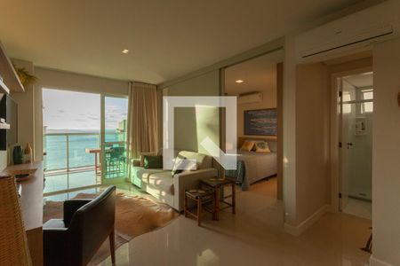 Sala de apartamento para alugar com 1 quarto, 55m² em Dois de Julho, Salvador