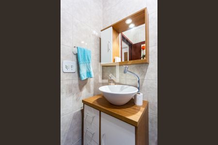 Casa à venda com 130m², 4 quartos e 2 vagas Casa à venda com 130m², 4 quartos e 2 vagasBanheiro