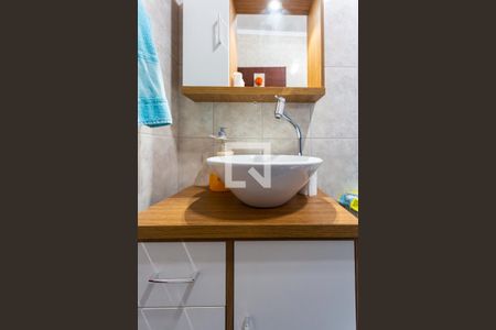 Casa à venda com 130m², 4 quartos e 2 vagas Casa à venda com 130m², 4 quartos e 2 vagasBanheiro