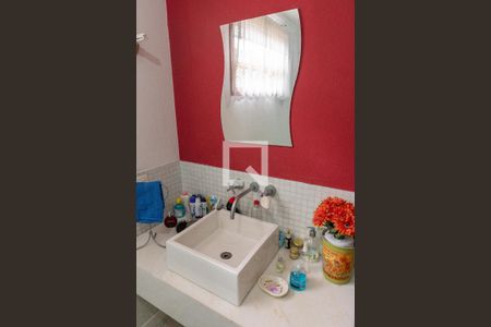 Casa de condomínio à venda com 420m², 4 quartos e 3 vagasBanheiro Social 2