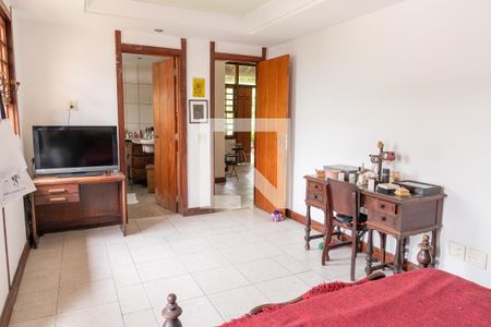 Casa de condomínio à venda com 420m², 4 quartos e 3 vagasSuíte