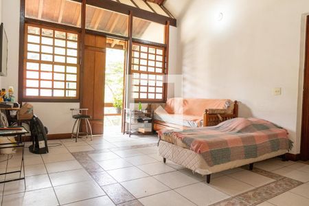 Sala 2  de casa de condomínio à venda com 4 quartos, 420m² em Itaipu, Niterói