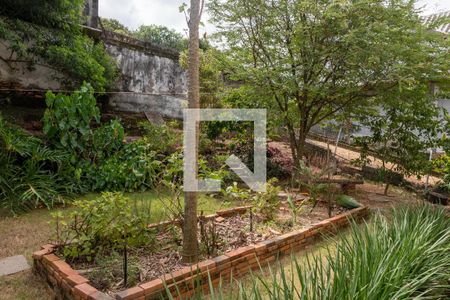 Casa de condomínio à venda com 420m², 4 quartos e 3 vagasQuintal