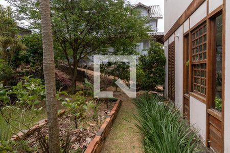 Casa de condomínio à venda com 420m², 4 quartos e 3 vagasQuintal