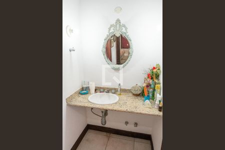 Casa de condomínio à venda com 420m², 4 quartos e 3 vagasBanheiro Social 1 