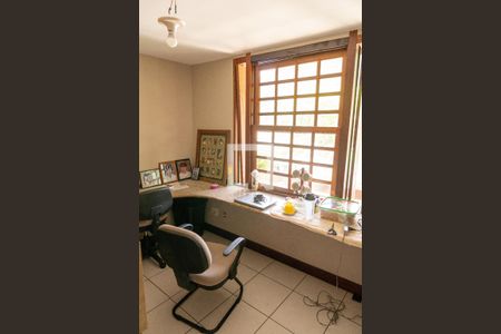 Casa de condomínio à venda com 420m², 4 quartos e 3 vagasEscritório