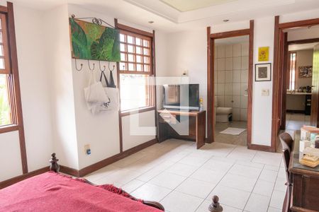 Casa de condomínio à venda com 420m², 4 quartos e 3 vagasSuíte