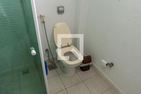 Casa de condomínio à venda com 420m², 4 quartos e 3 vagasBanheiro Social 2