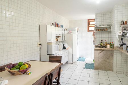 Casa de condomínio à venda com 420m², 4 quartos e 3 vagasCozinha 