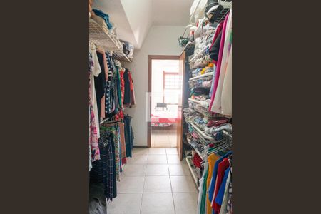 Casa de condomínio à venda com 420m², 4 quartos e 3 vagasCloset da suíte