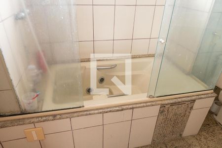 Casa de condomínio à venda com 420m², 4 quartos e 3 vagasBanheiro da Suíte