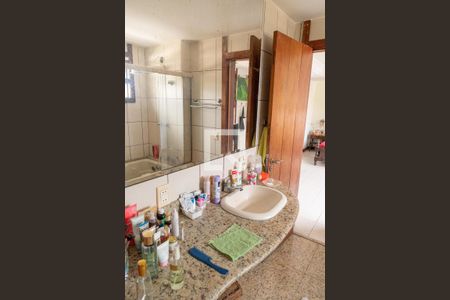 Casa de condomínio à venda com 420m², 4 quartos e 3 vagasBanheiro da Suíte