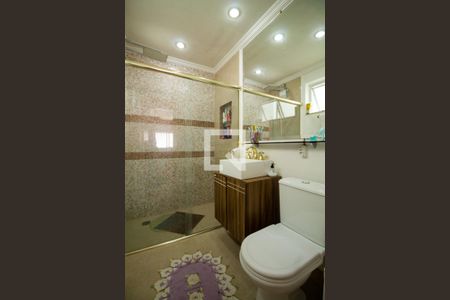 Casa à venda com 402m², 5 quartos e 3 vagasBanheiro 