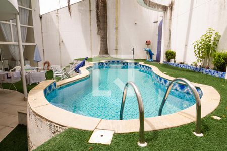 Casa à venda com 402m², 5 quartos e 3 vagasPiscina