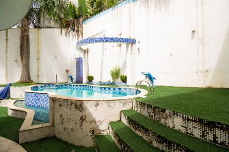 Casa à venda com 402m², 5 quartos e 3 vagasPiscina