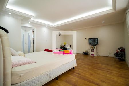 Casa à venda com 402m², 5 quartos e 3 vagasSuíte 2