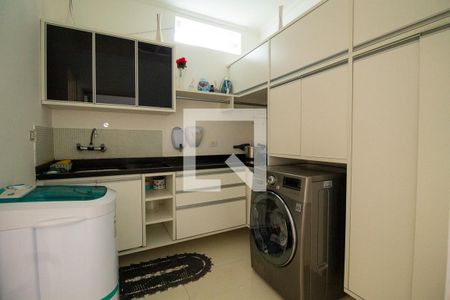 Casa à venda com 402m², 5 quartos e 3 vagasLavanderia