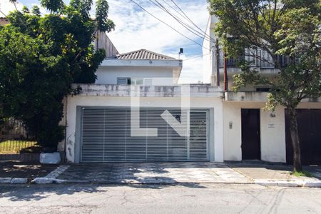 Casa à venda com 115m², 3 quartos e 2 vagasFachada