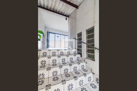 Casa à venda com 115m², 3 quartos e 2 vagasEscada