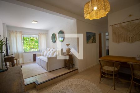 Sala de apartamento para alugar com 2 quartos, 70m² em Barra da Tijuca, Rio de Janeiro