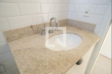 Apartamento à venda com 76m², 2 quartos e 1 vaga Apartamento à venda com 76m², 2 quartos e 1 vagaBanheiro da Suíte