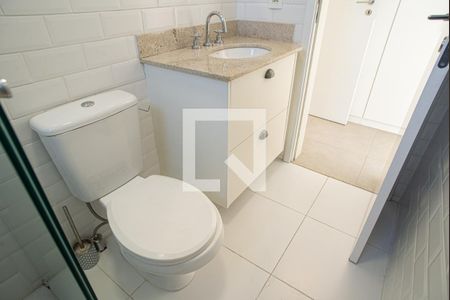 Apartamento à venda com 76m², 2 quartos e 1 vaga Apartamento à venda com 76m², 2 quartos e 1 vagaBanheiro da Suíte