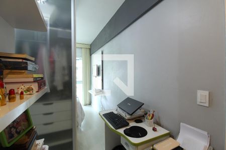 Apartamento à venda com 95m², 2 quartos e 1 vagaCloset da Suíte 2