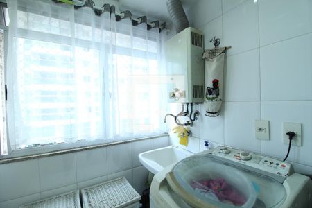 Apartamento à venda com 95m², 2 quartos e 1 vagaÁrea de Serviço