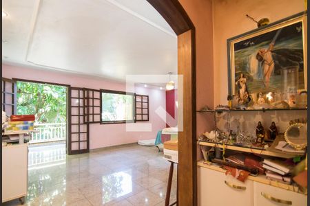 Casa de condomínio à venda com 320m², 5 quartos e 4 vagas Casa de condomínio à venda com 320m², 5 quartos e 4 vagasSuíte 1