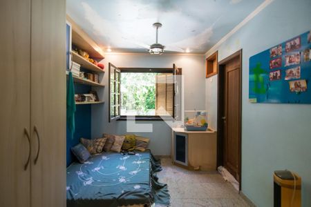 Casa de condomínio à venda com 320m², 5 quartos e 4 vagas Casa de condomínio à venda com 320m², 5 quartos e 4 vagasQuarto 2