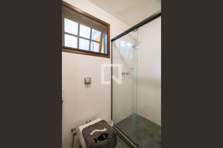 Casa de condomínio à venda com 320m², 5 quartos e 4 vagas Casa de condomínio à venda com 320m², 5 quartos e 4 vagasBanheiro