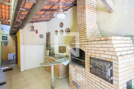 Casa de condomínio à venda com 320m², 5 quartos e 4 vagas Casa de condomínio à venda com 320m², 5 quartos e 4 vagasChurrasqueira