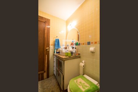 Casa de condomínio à venda com 320m², 5 quartos e 4 vagas Casa de condomínio à venda com 320m², 5 quartos e 4 vagasBanheiro da Suíte 2