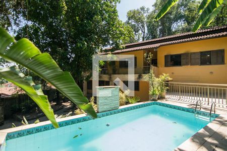 Casa de condomínio à venda com 320m², 5 quartos e 4 vagas Casa de condomínio à venda com 320m², 5 quartos e 4 vagasPiscina