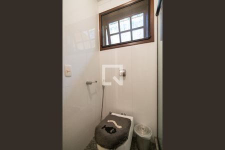 Casa de condomínio à venda com 320m², 5 quartos e 4 vagas Casa de condomínio à venda com 320m², 5 quartos e 4 vagasBanheiro